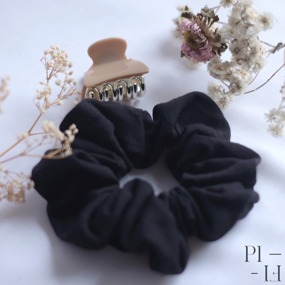 Hair accessories black scrunchie and brown clip